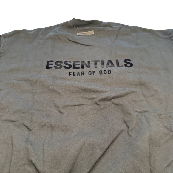 Fear Of God Essentials Crewneck Sweatshirt Stretch Limo Black Size L NEW W/TAGS - Picture 2 of 11